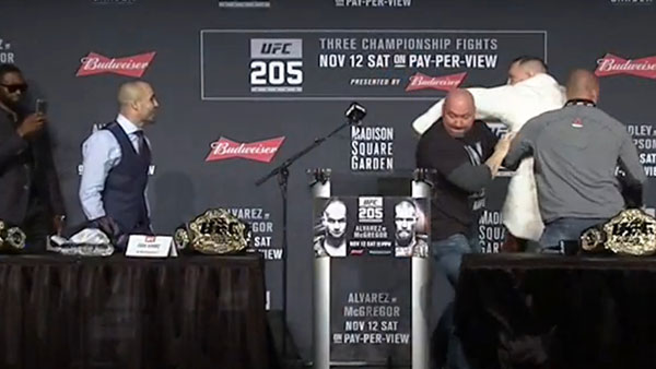 Eddie Alvarez contre Conor McGregor