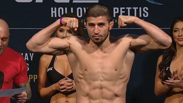 Jason Saggo contre Rustam Khabilov