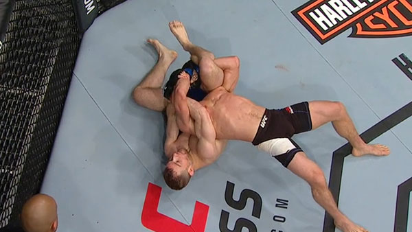 Zach Makovsky contre Dustin Ortiz