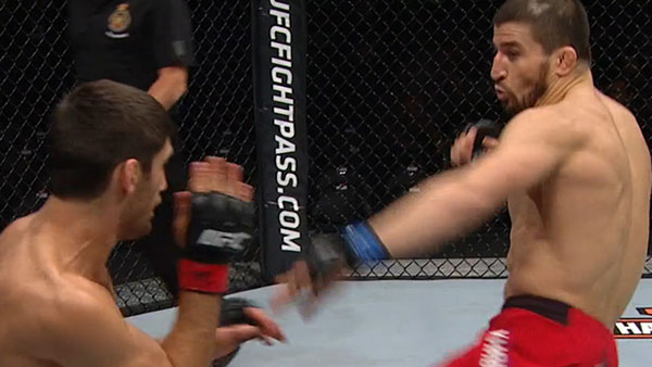 Jason Saggo contre Rustam Khabilov