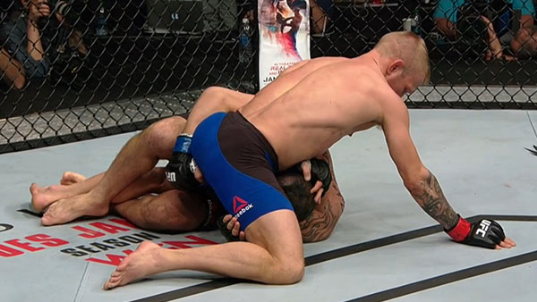 T.J. Dillashaw contre John Lineker