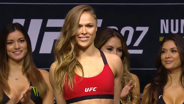 Amanda Nunes contre Ronda Rousey