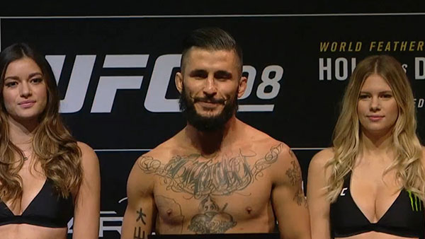 Ian McCall contre Jarred Brooks