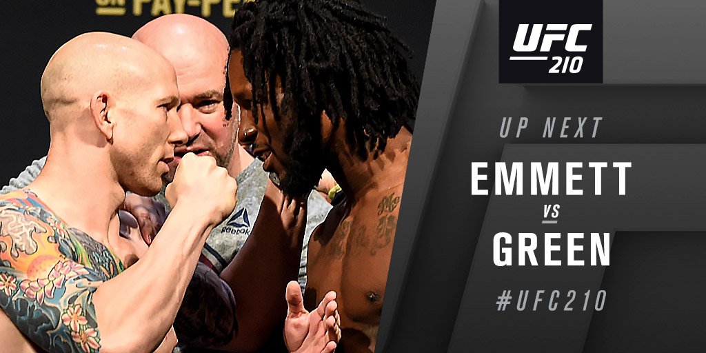 Josh Emmett contre Desmond Green