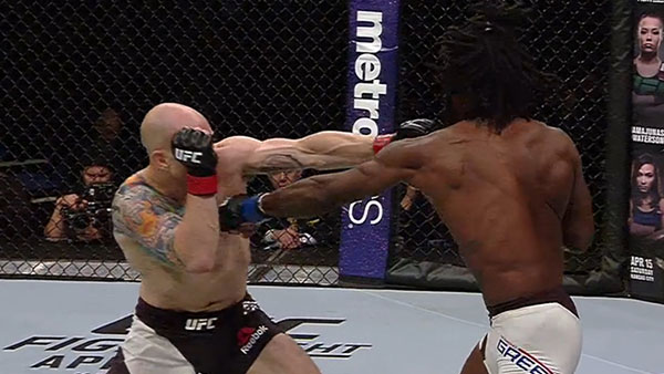 Josh Emmett contre Desmond Green