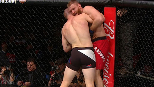 Patrick Cummins contre Jan Blachowicz