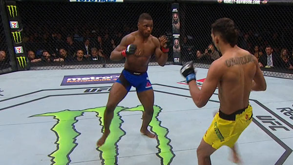 Will Brooks contre Charles Oliveira