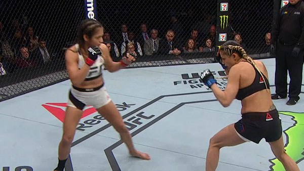 Cynthia Calvillo contre Pearl Gonzalez