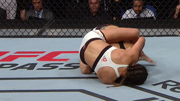 Cynthia Calvillo contre Pearl Gonzalez