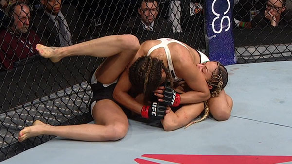 Cynthia Calvillo contre Pearl Gonzalez