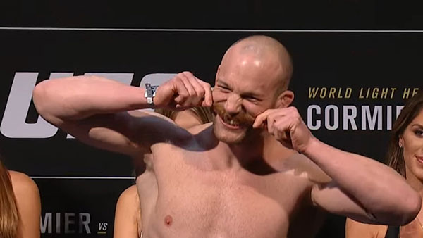 Patrick Cummins contre Jan Blachowicz