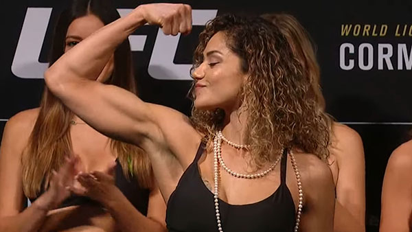 Cynthia Calvillo contre Pearl Gonzalez