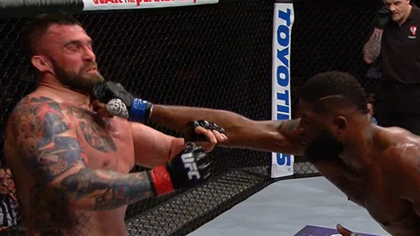 Daniel Omielanczuk contre Curtis Blaydes