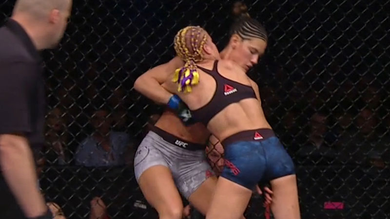 Felice Herrig contre Cortney Casey