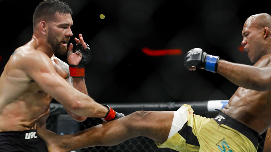 Chris Weidman contre Ronaldo Souza