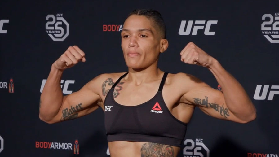 Sijara Eubanks contre Roxanne Modafferi