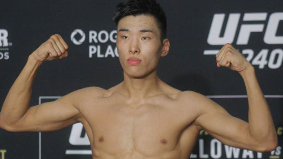 Gavin Tucker contre Seung Woo Choi