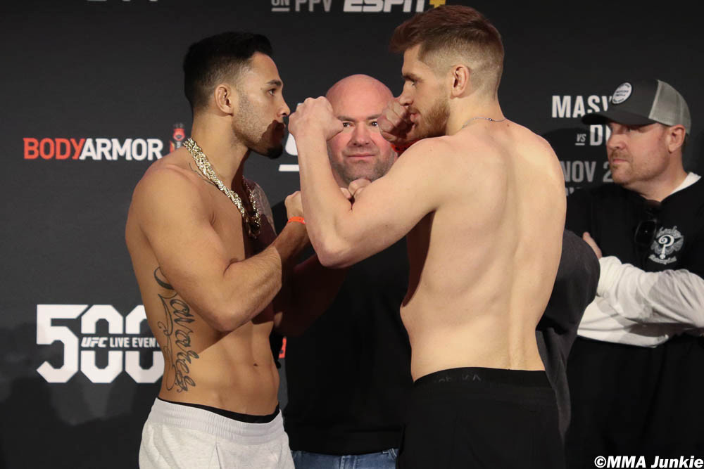 Brad Tavares contre Edmen Shahbazyan