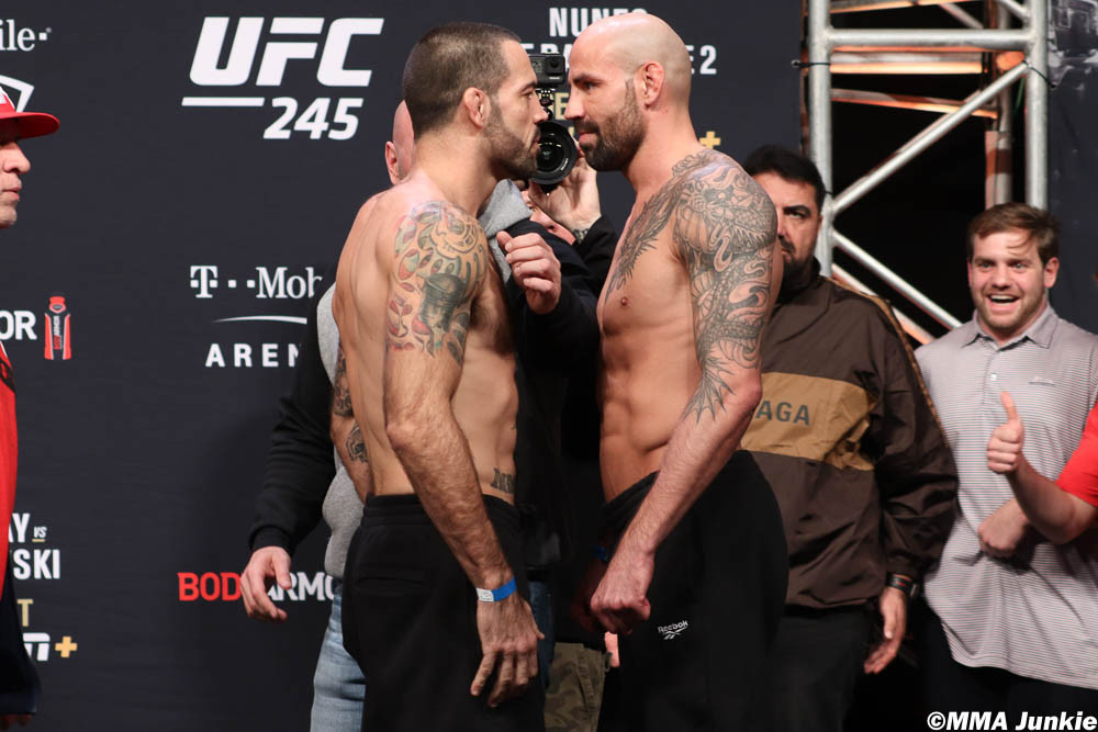 Matt Brown contre Ben Saunders