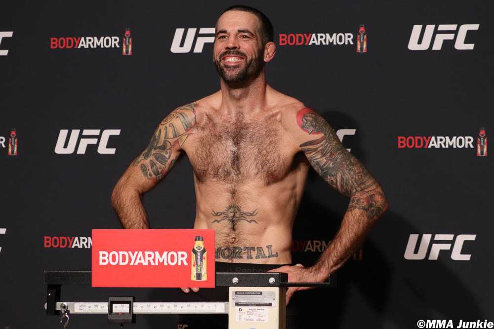 Matt Brown contre Ben Saunders