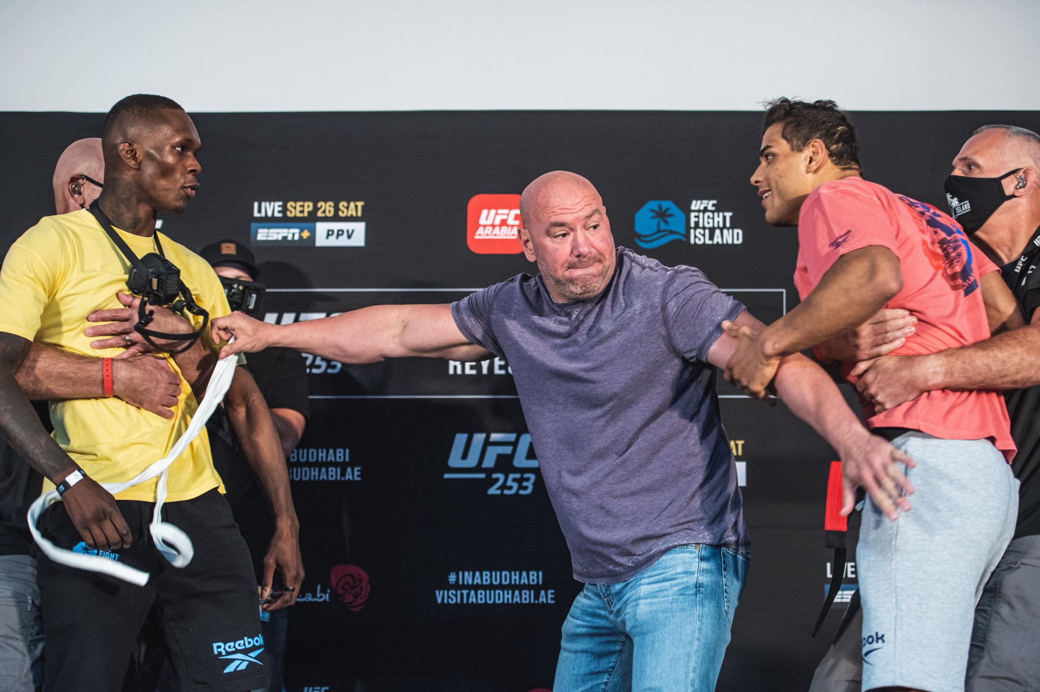 Israel Adesanya contre Paulo Henrique Costa