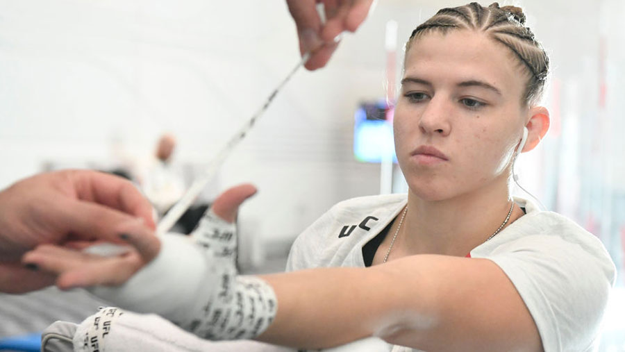 UFC 254 - Liana Jojua contre Miranda Maverick