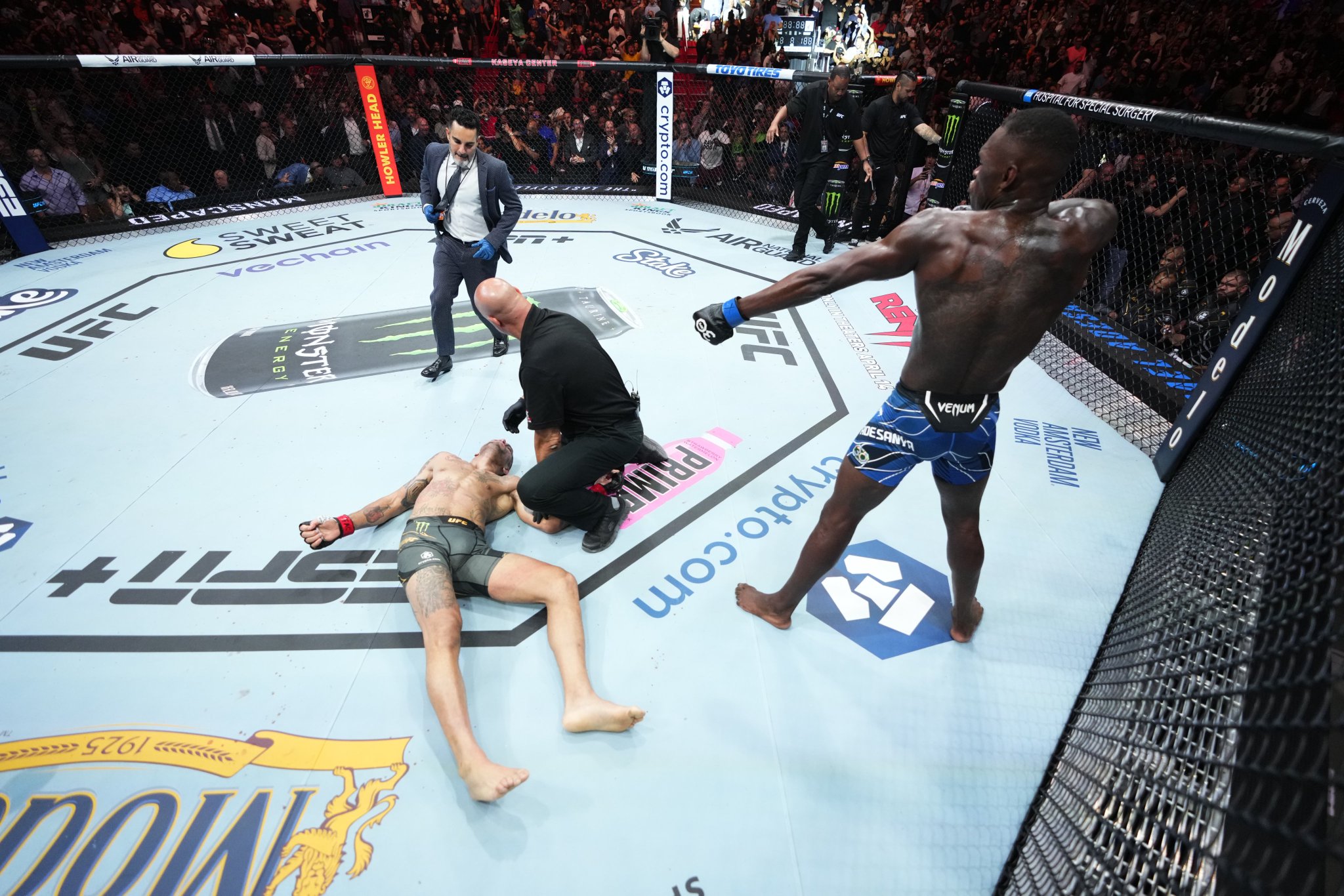 UFC 287 - Alex Pereira vs Israel Adesanya
