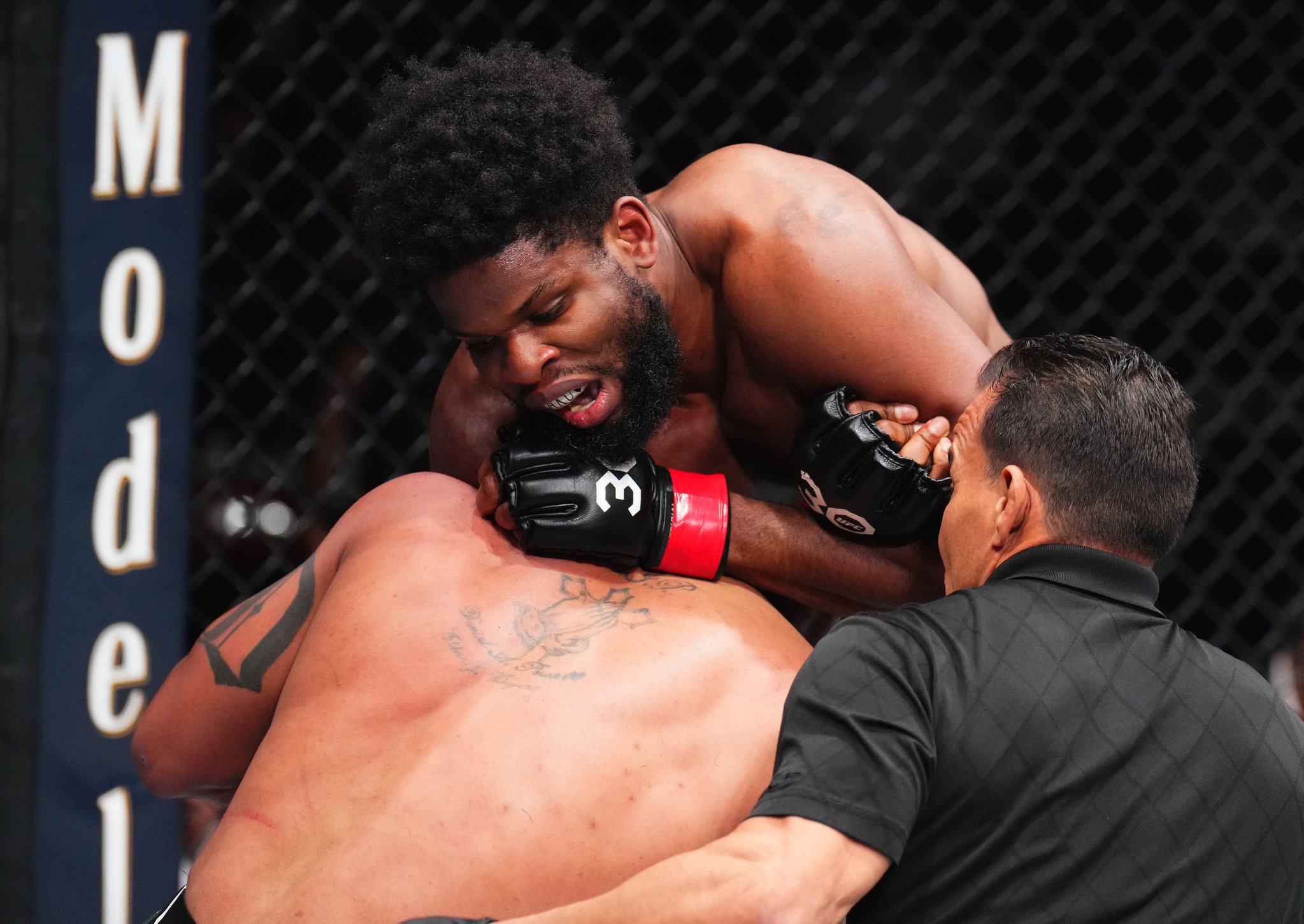 UFC 288 - Devin Clark vs Kennedy Nzechukwu