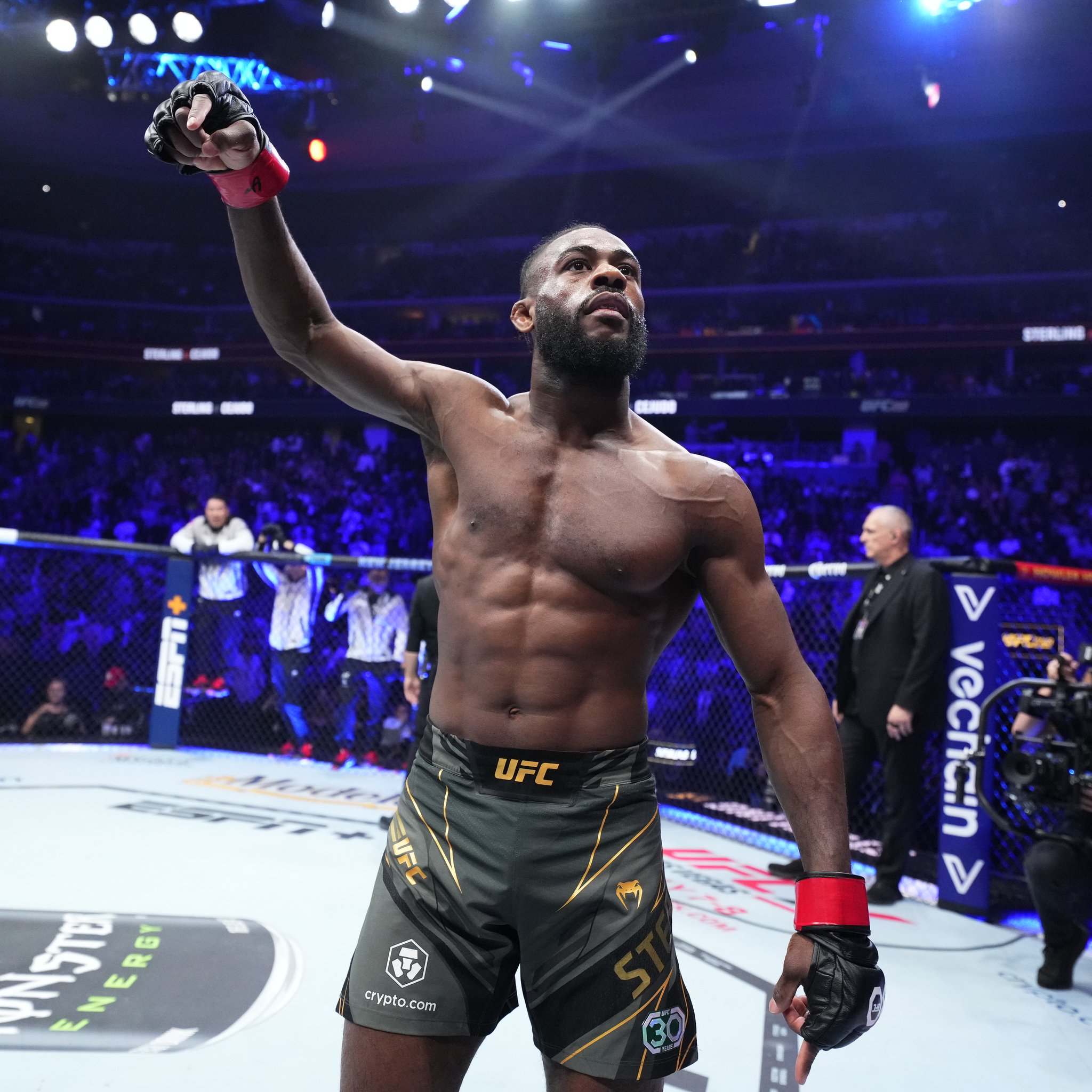 UFC 288 - Aljamain Sterling vs Henry Cejudo