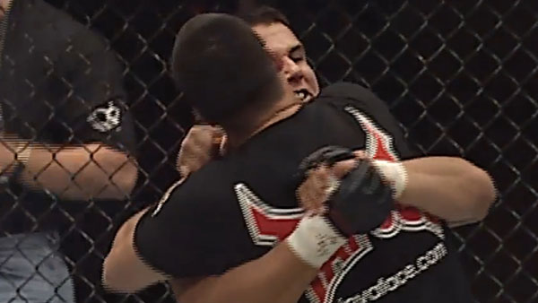 Frank Mir contre Roberto Traven