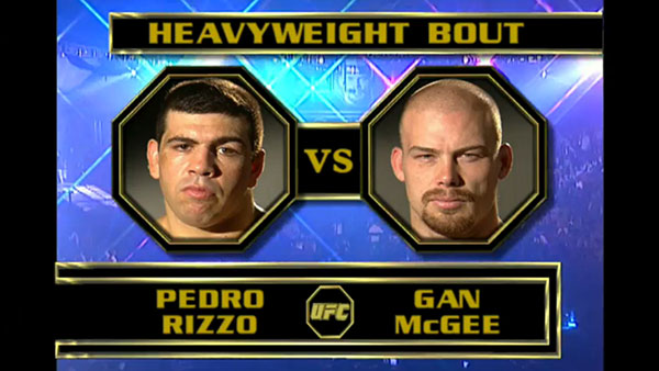 Gan McGee contre Pedro Rizzo